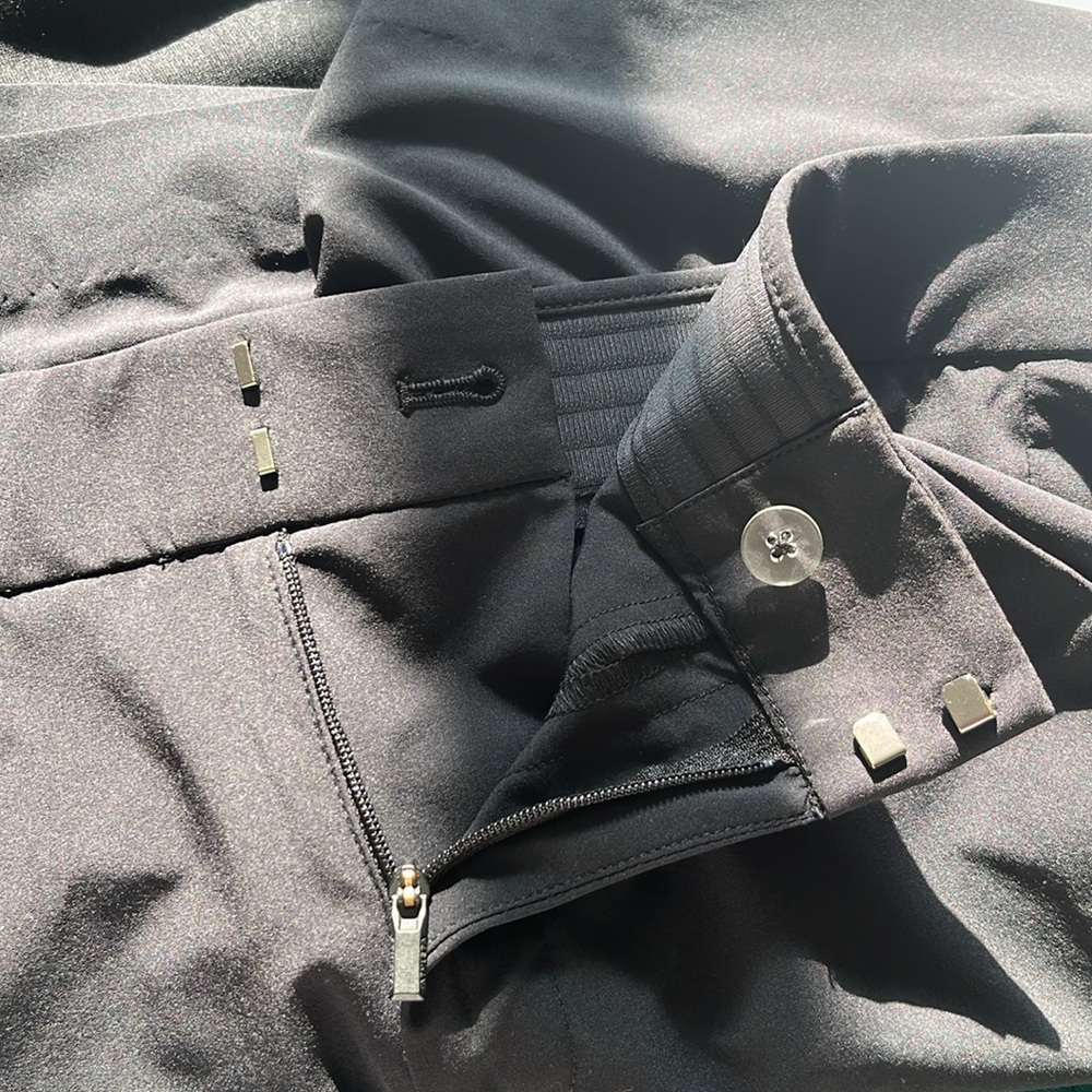 Athleta Tribeca 9” Bermuda Shorts Black - Picture 9 of 10